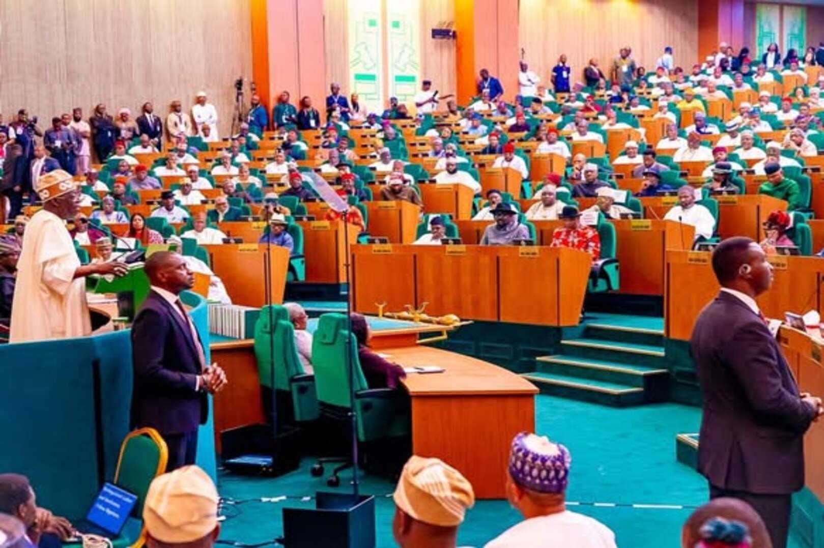 Nigeria Raises 2026 Budget to Finance Pending Projects